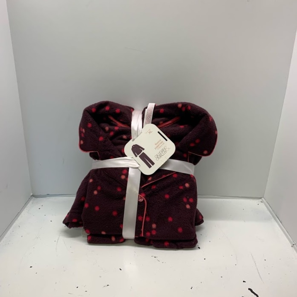 Fleece pajamas 2 piece set by Gilligan & O'malley
